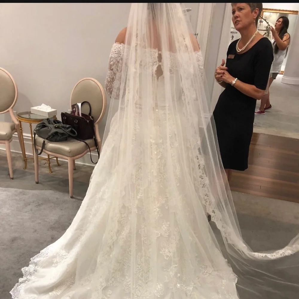 Long sleeve wedding dress - Picture 2 of 3